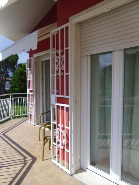 Appartamento Villa Tony Lazise Kültér fotó